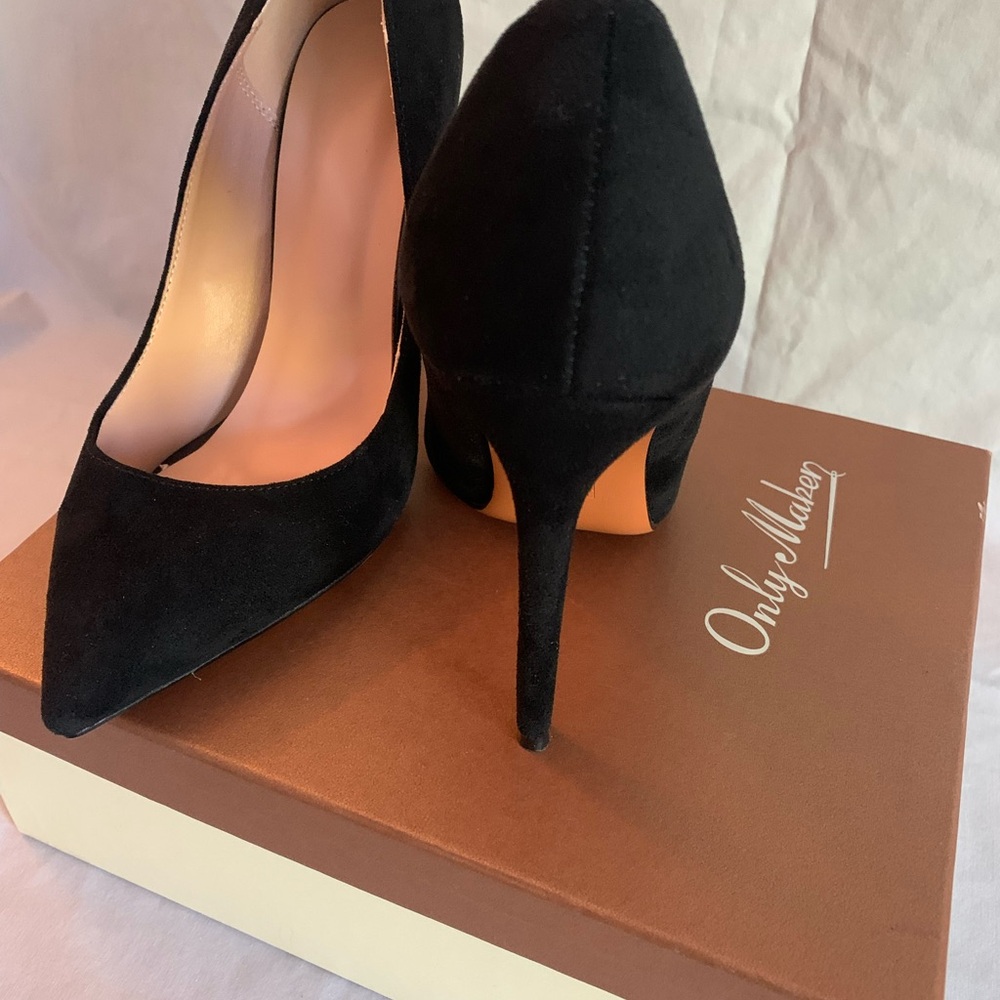 Elegant Black Suede Heels by